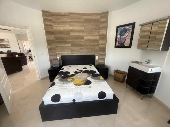 Image No.8-6 Bed Country Property for sale