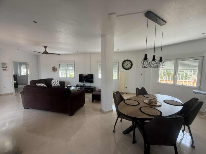 Image No.5-6 Bed Country Property for sale