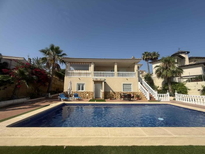 Image No.1-3 Bed Villa / Detached for sale