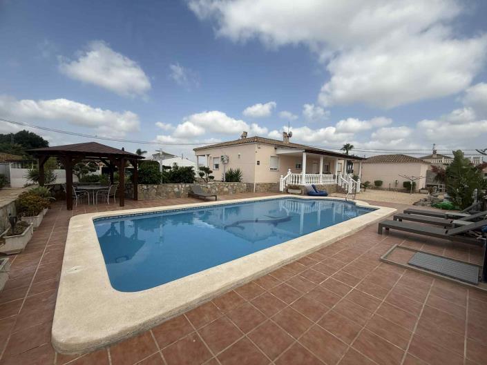Image No.1-3 Bed Country House for sale