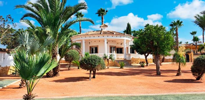 Image No.1-3 Bed Villa for sale