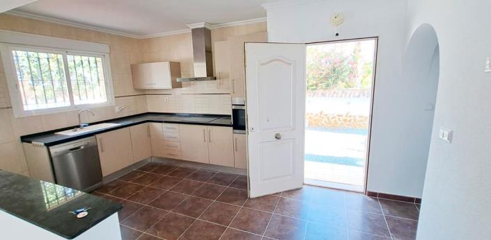 Image No.12-3 Bed Villa for sale