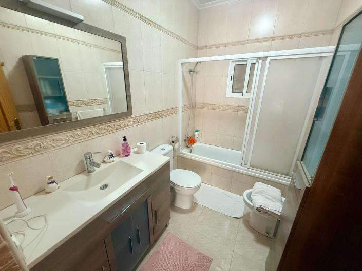 Image No.13-3 Bed Country House for sale