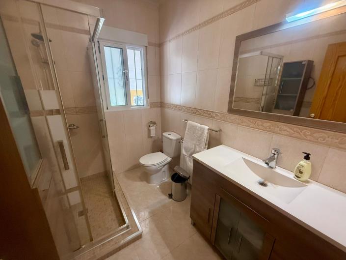 Image No.20-3 Bed Country House for sale