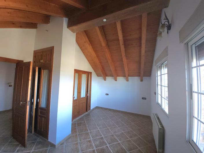 Image No.18-5 Bed Villa for sale