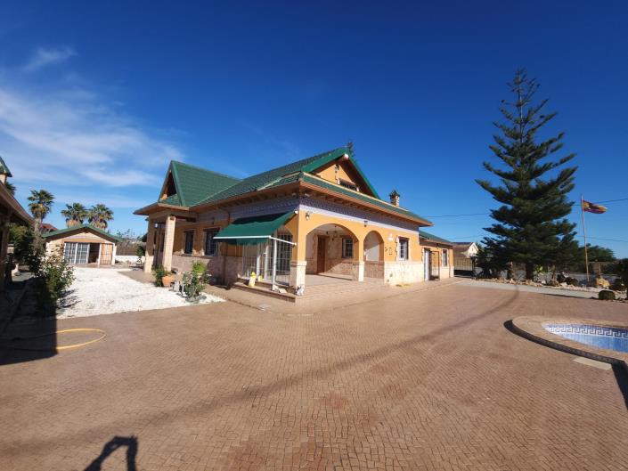 Image No.2-5 Bed Villa for sale