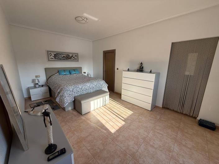 Image No.11-3 Bed Country House for sale