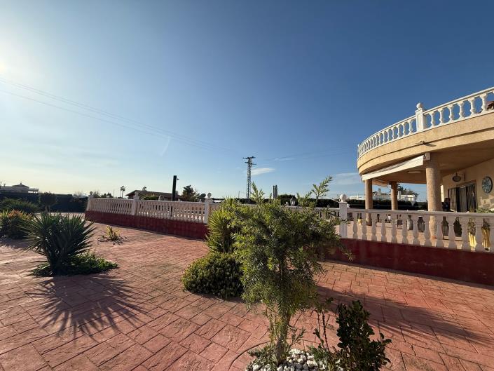 Image No.22-3 Bed Country House for sale