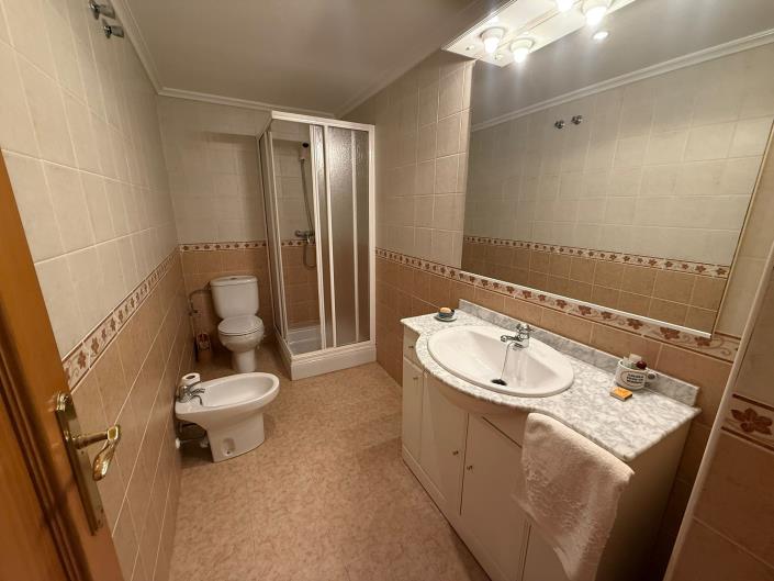 Image No.11-3 Bed Apartment for sale