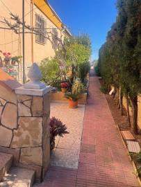 b8a8ad6d-4d90-49ae-b359-a5a3150ad5ec