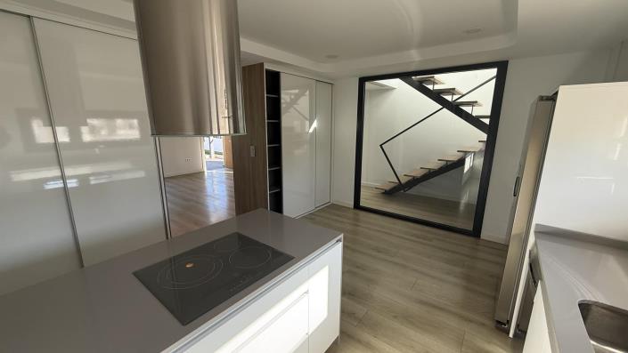 Image No.10-3 Bed Villa / Detached for sale