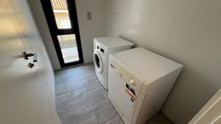 Image No.15-3 Bed Villa / Detached for sale