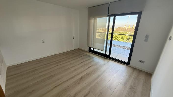 Image No.20-3 Bed Villa / Detached for sale