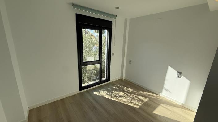 Image No.10-3 Bed Villa for sale