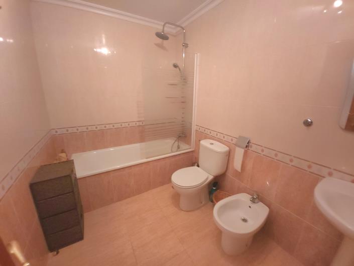 Image No.20-3 Bed Apartment for sale