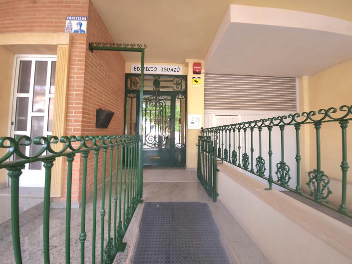 Image No.25-3 Bed Apartment for sale