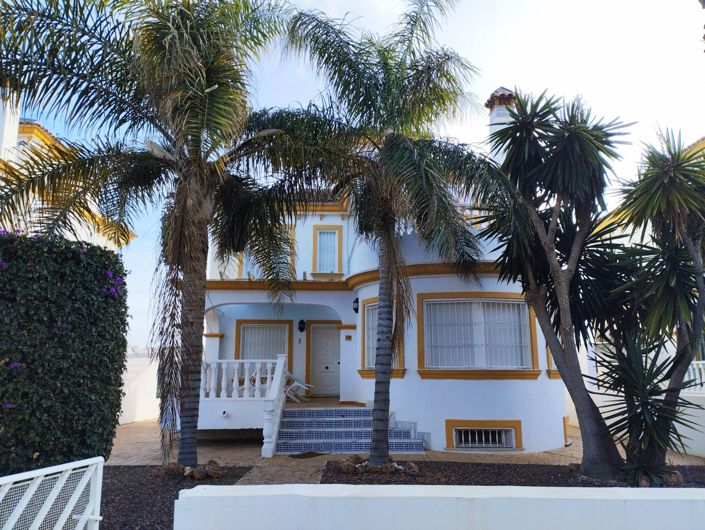 Image No.2-6 Bed Villa for sale