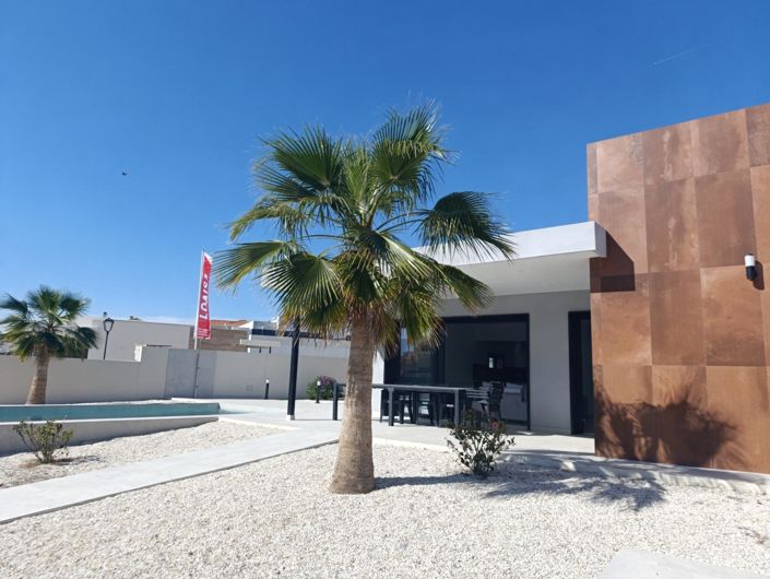 Image No.3-3 Bed Villa for sale