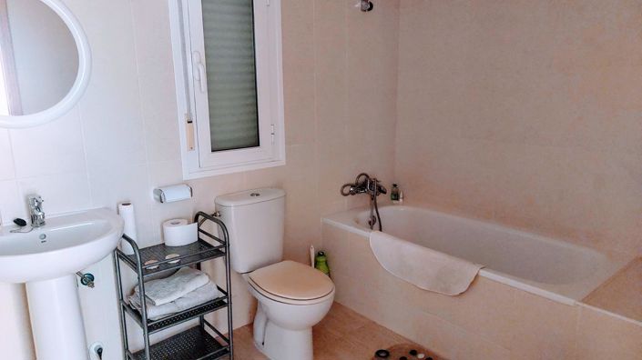 Image No.8-2 Bed Apartment for sale