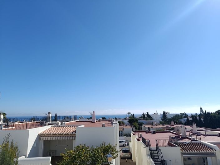 Image No.27-3 Bed Property for sale