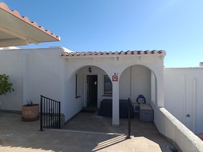 Image No.28-3 Bed Property for sale