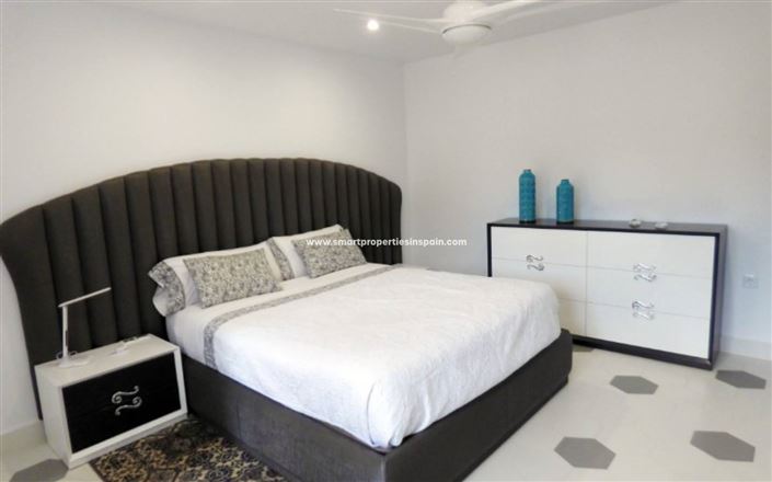 Image No.20-5 Bed Country House for sale