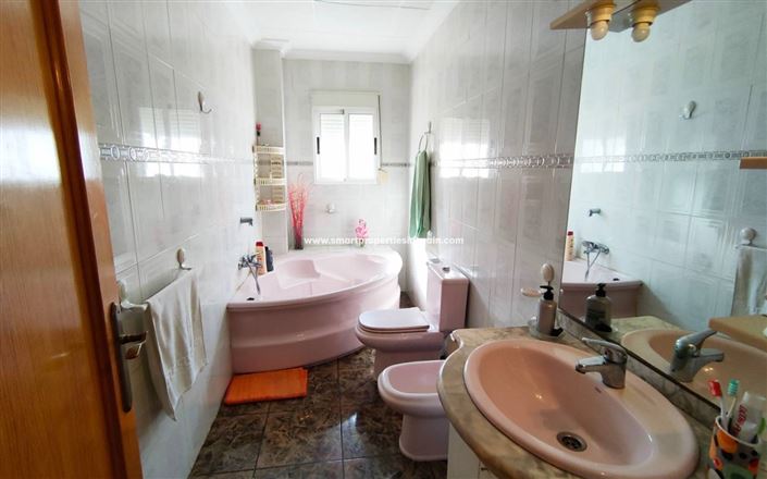 Image No.5-7 Bed Villa for sale