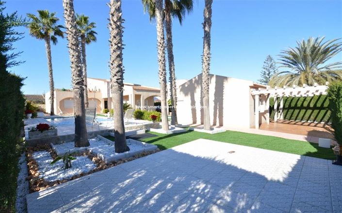 Image No.2-5 Bed Villa for sale