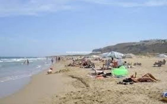 Image No.25-3 Bed Apartment for sale