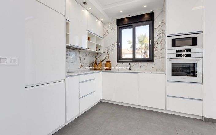 Image No.4-4 Bed Villa for sale