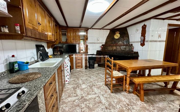 Image No.11-3 Bed Country House for sale