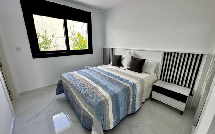 Image No.10-3 Bed Villa for sale