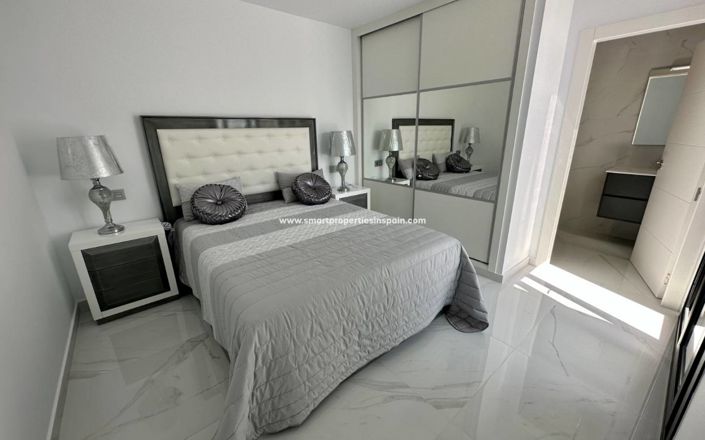 Image No.13-3 Bed Villa for sale