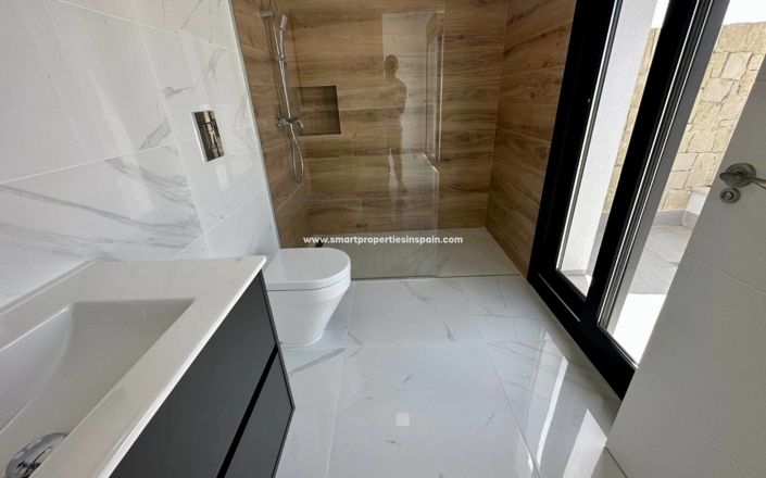 Image No.18-3 Bed Villa for sale