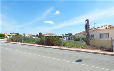 1 - La Marina, Plot