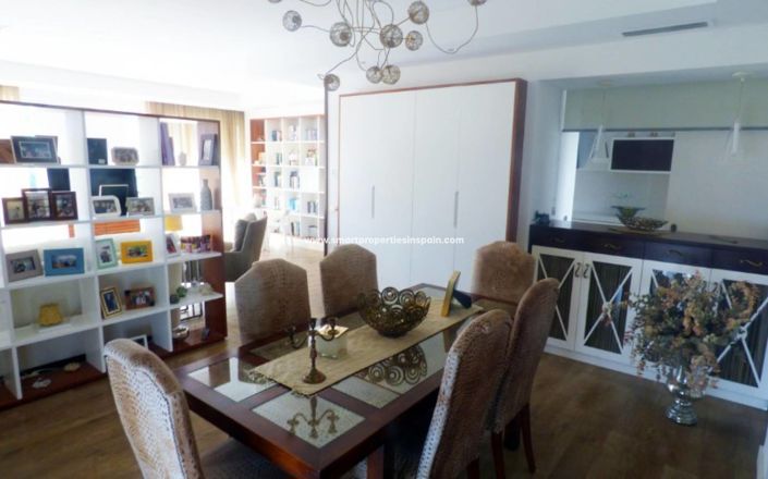 Image No.12-3 Bed Villa for sale