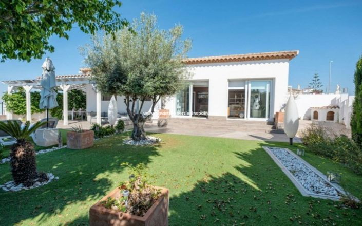 Image No.43-3 Bed Villa for sale