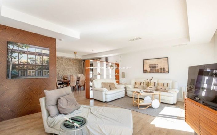 Image No.7-3 Bed Villa for sale