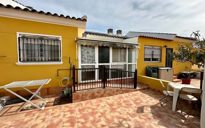 Image No.18-2 Bed Townhouse for sale