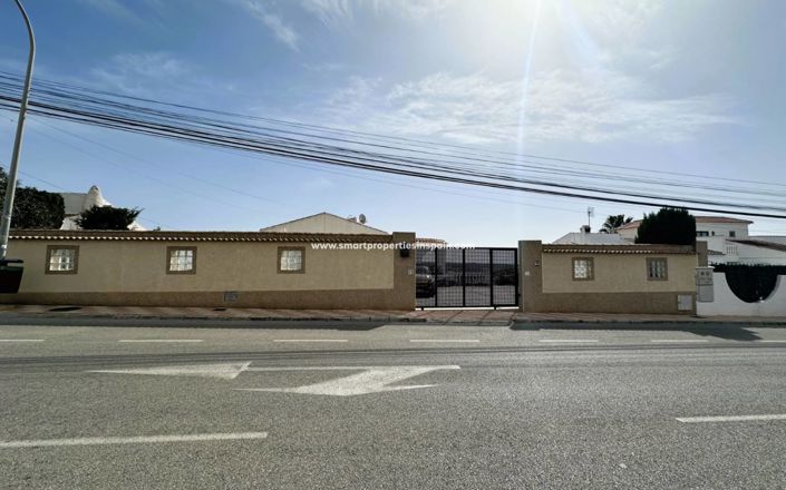 Image No.2-3 Bed Villa for sale