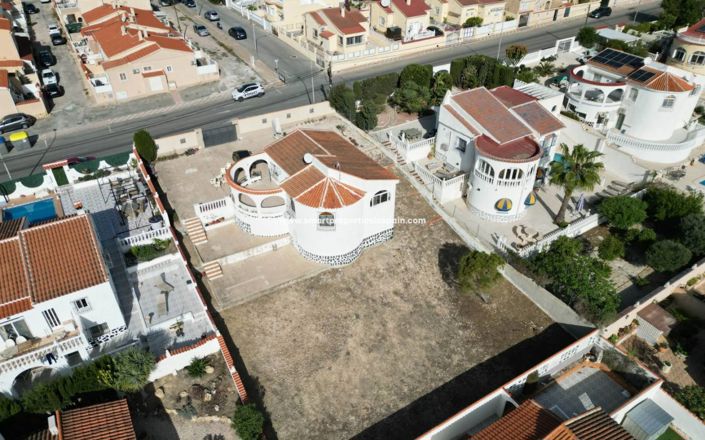 Image No.13-3 Bed Villa for sale