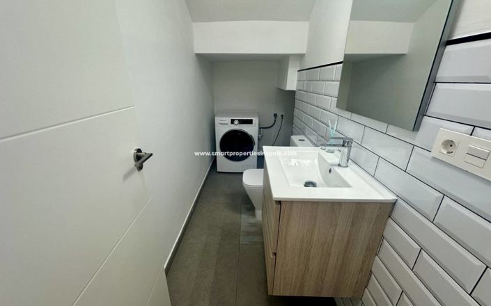 Image No.14-3 Bed Townhouse for sale