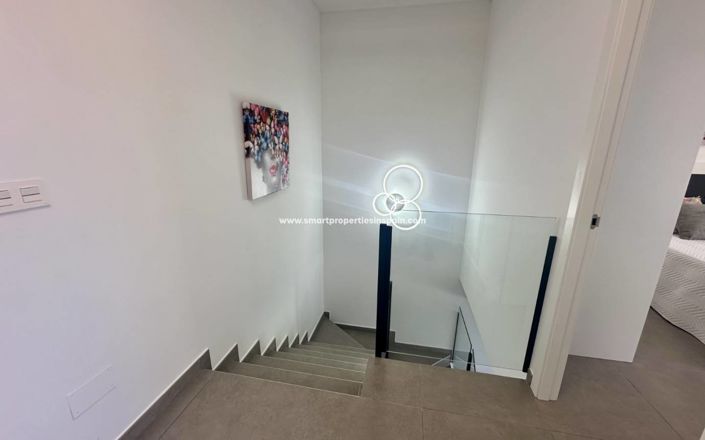 Image No.16-3 Bed Townhouse for sale