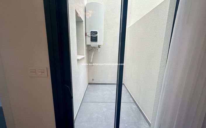 Image No.17-3 Bed Townhouse for sale