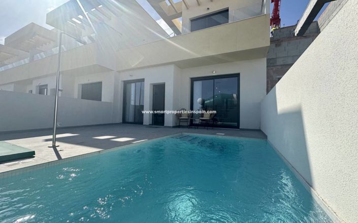 Image No.23-3 Bed Townhouse for sale