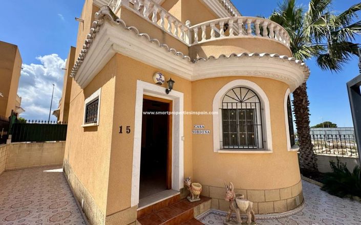 Image No.18-3 Bed Villa for sale