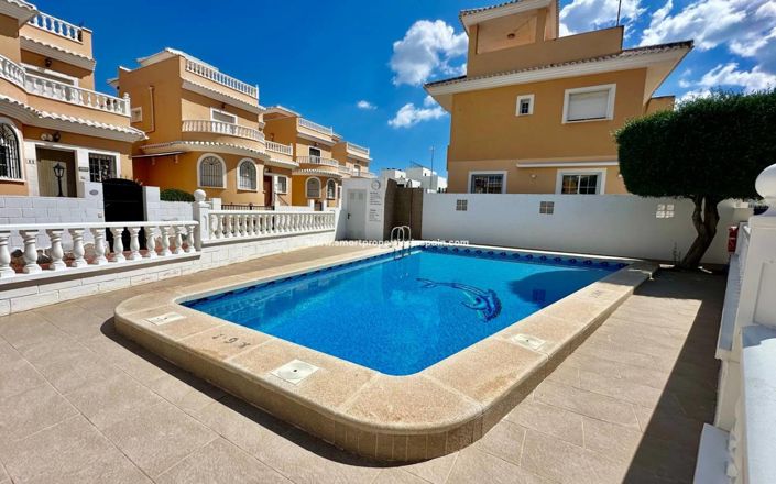 Image No.2-3 Bed Villa for sale