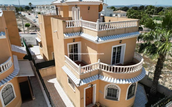 Image No.20-3 Bed Villa for sale