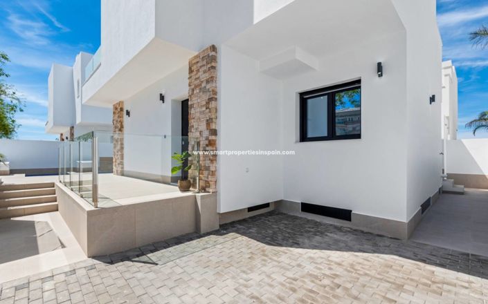 Image No.33-3 Bed Villa for sale