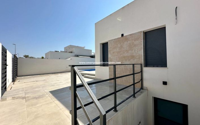 Image No.24-3 Bed Villa for sale